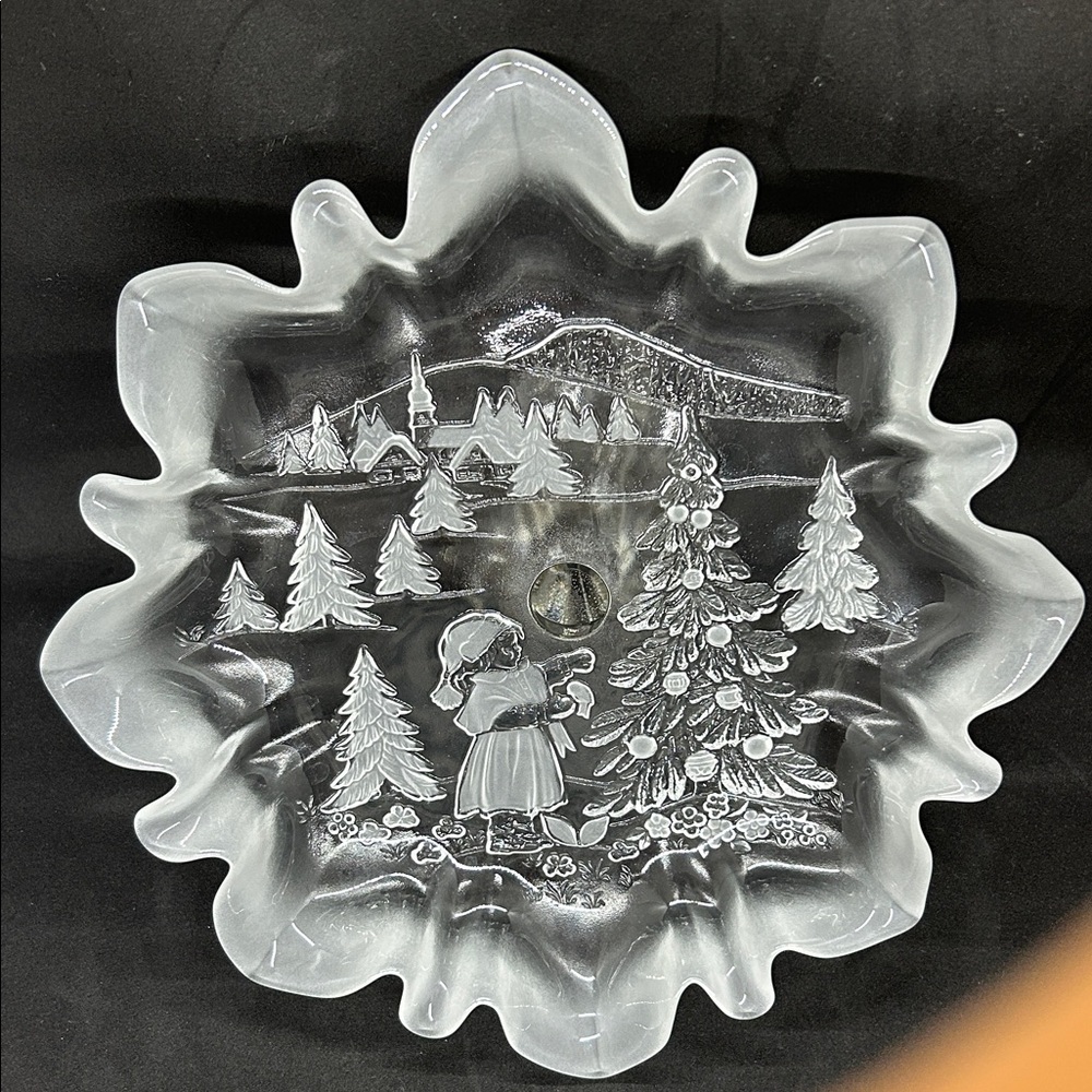 Mikasa Christmas Story Round Serving Canape Stand Platter Frosted Ruffled Edge.